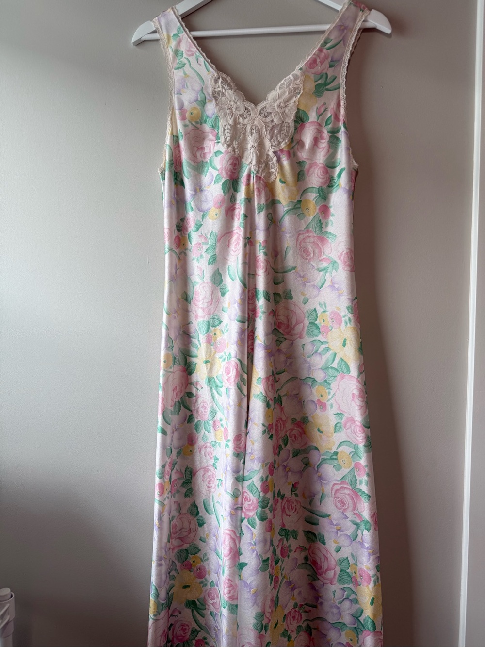 Vintage Vanity Fair Floral Lace Full-Length Nightgown Medium Made in USA